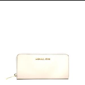 Michael Kors Jet Set Wallet